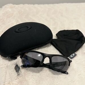 Oakley Half Jacket 2.0 - Matte Black Sunglasses with Accessories - unisex